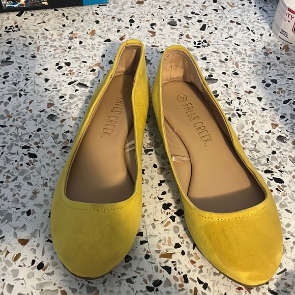 Falls Creek Shoes - Falls Creek - Women’s 6 Size Shoes